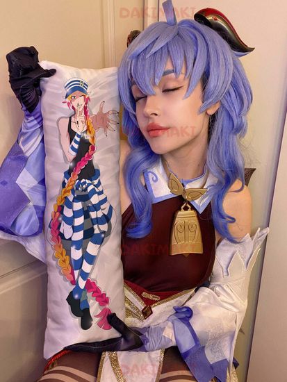 Мини дакимакура Уно из Намбака арт. M0400, 60х20 см