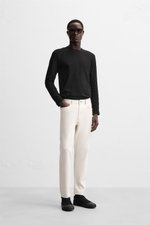 Базовая футболка slim fit