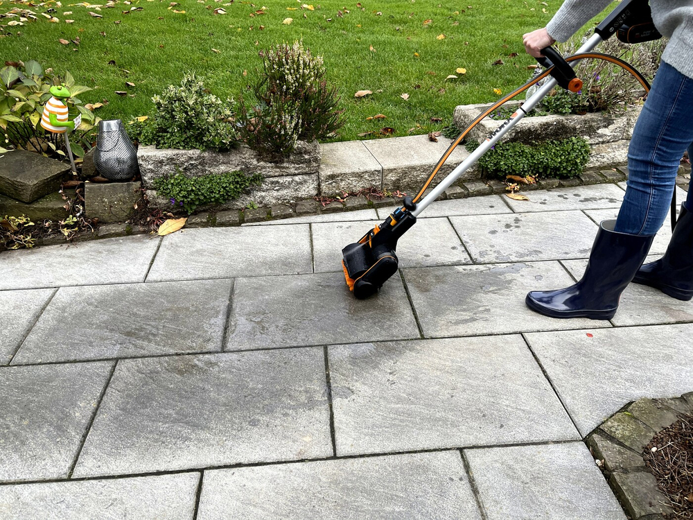 Щетка для чистки дорожек WORX WG441E