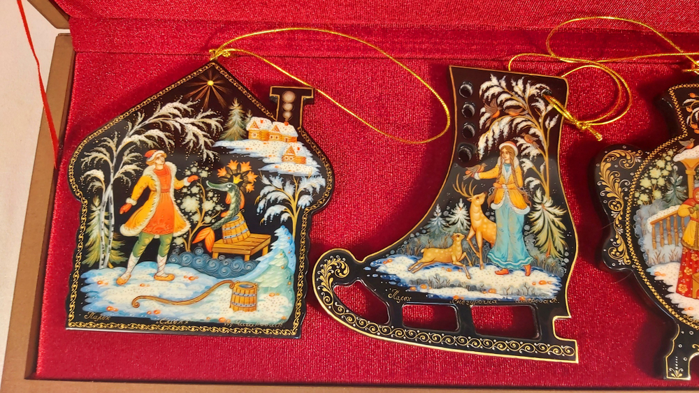 Набор из 4-х ёлочных игрушек  "Русская зима" с росписью Палех