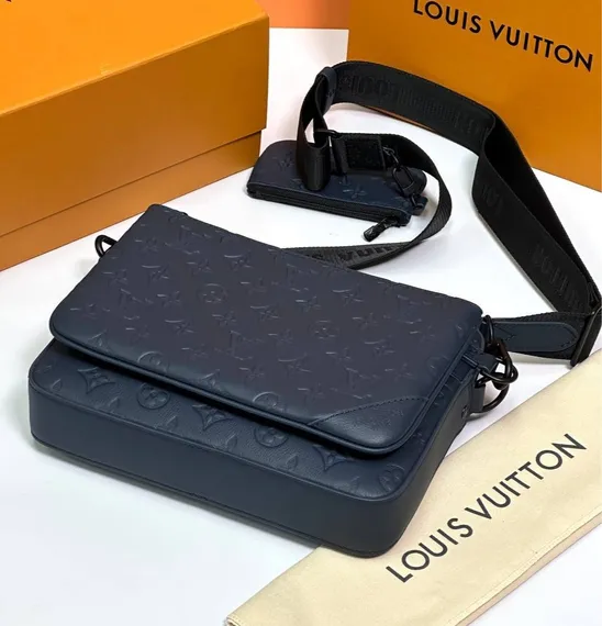 Сумку-мессенджер Louis Vuitton Trio, синий