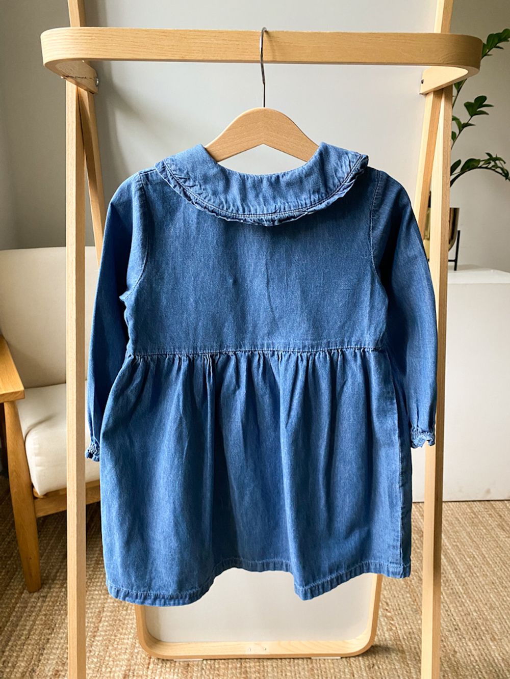 Джинсовое платье Mango, 104