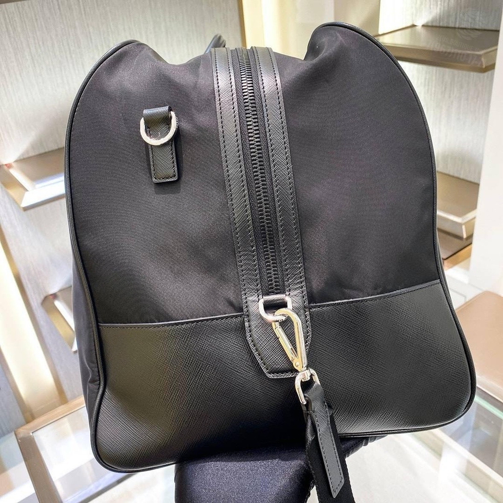 Дорожная сумка Prada