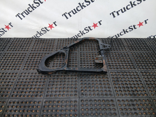 Кронштейн крыла передний левый