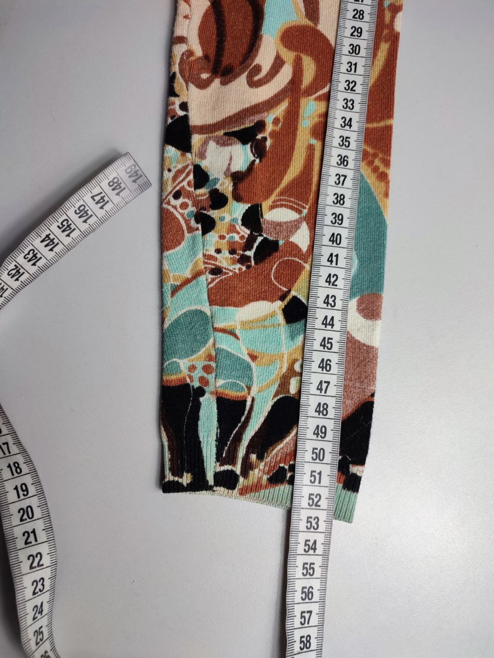 Джемпер женственный с узорами 46 размер