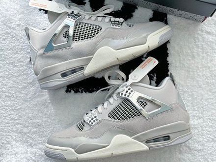 Air Jordan 4 WMNS Frozen Moments