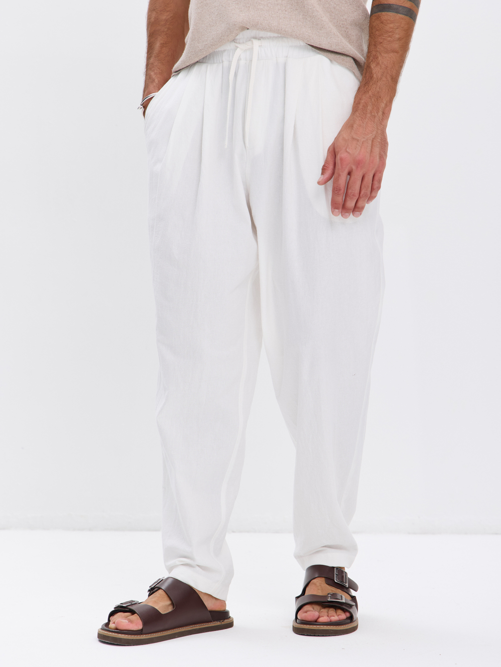 Штаны хлопковые с защипами