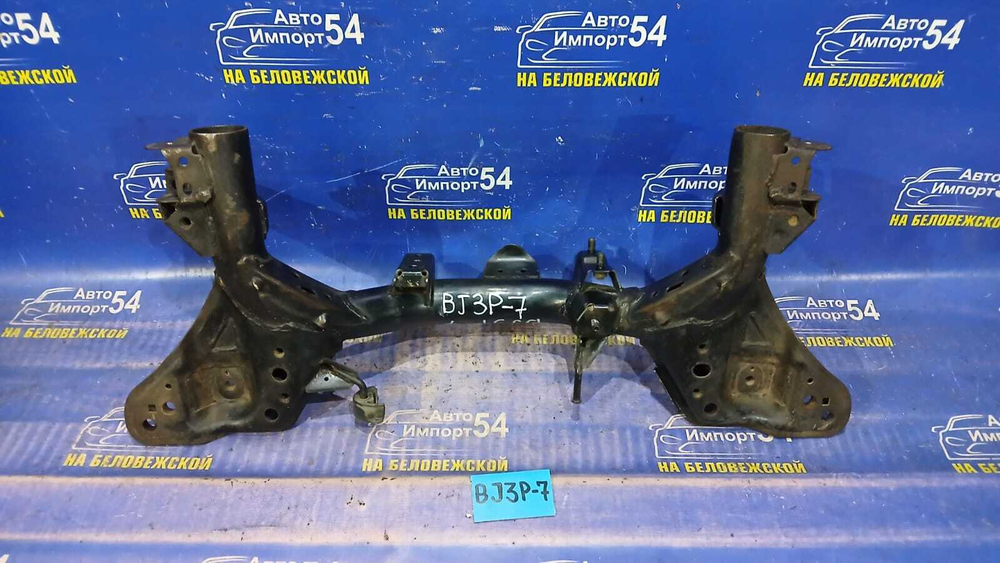 Балка передняя поперечная MAZDA FAMILIA 2001