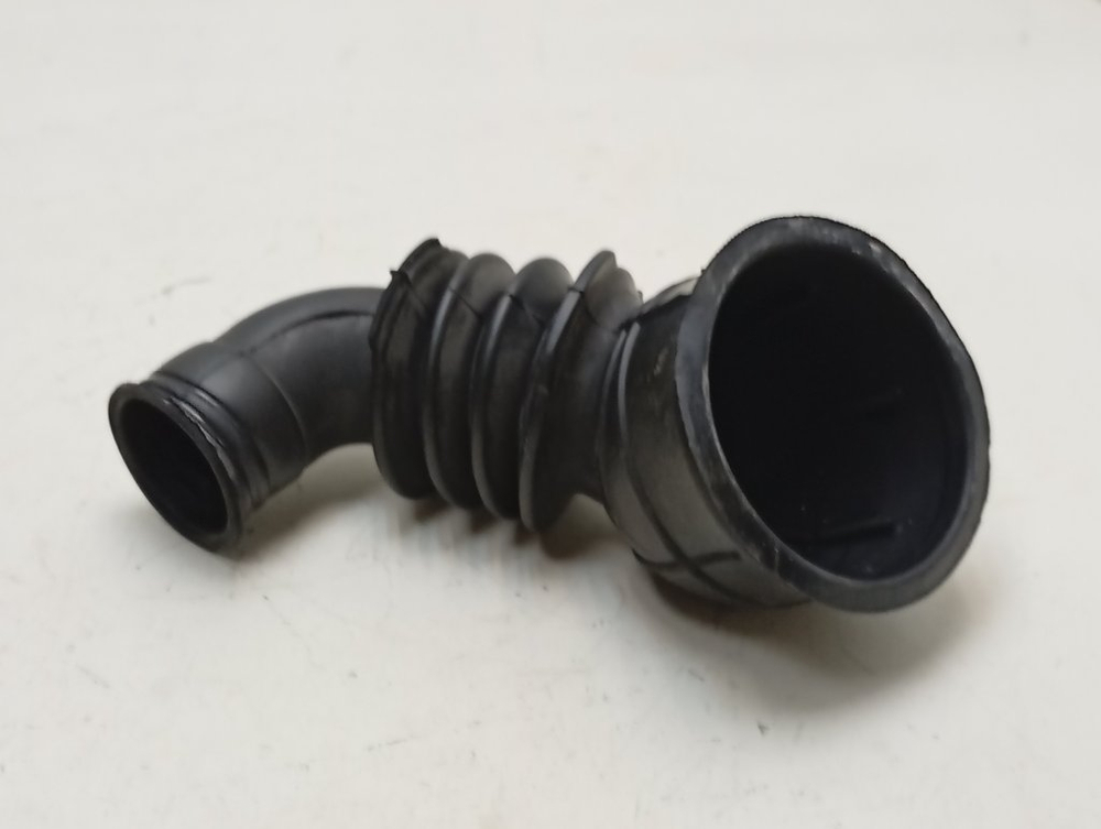 WISL103 кт63 Сливной патрубок для стиральной машины Indesit 174001678 б/у