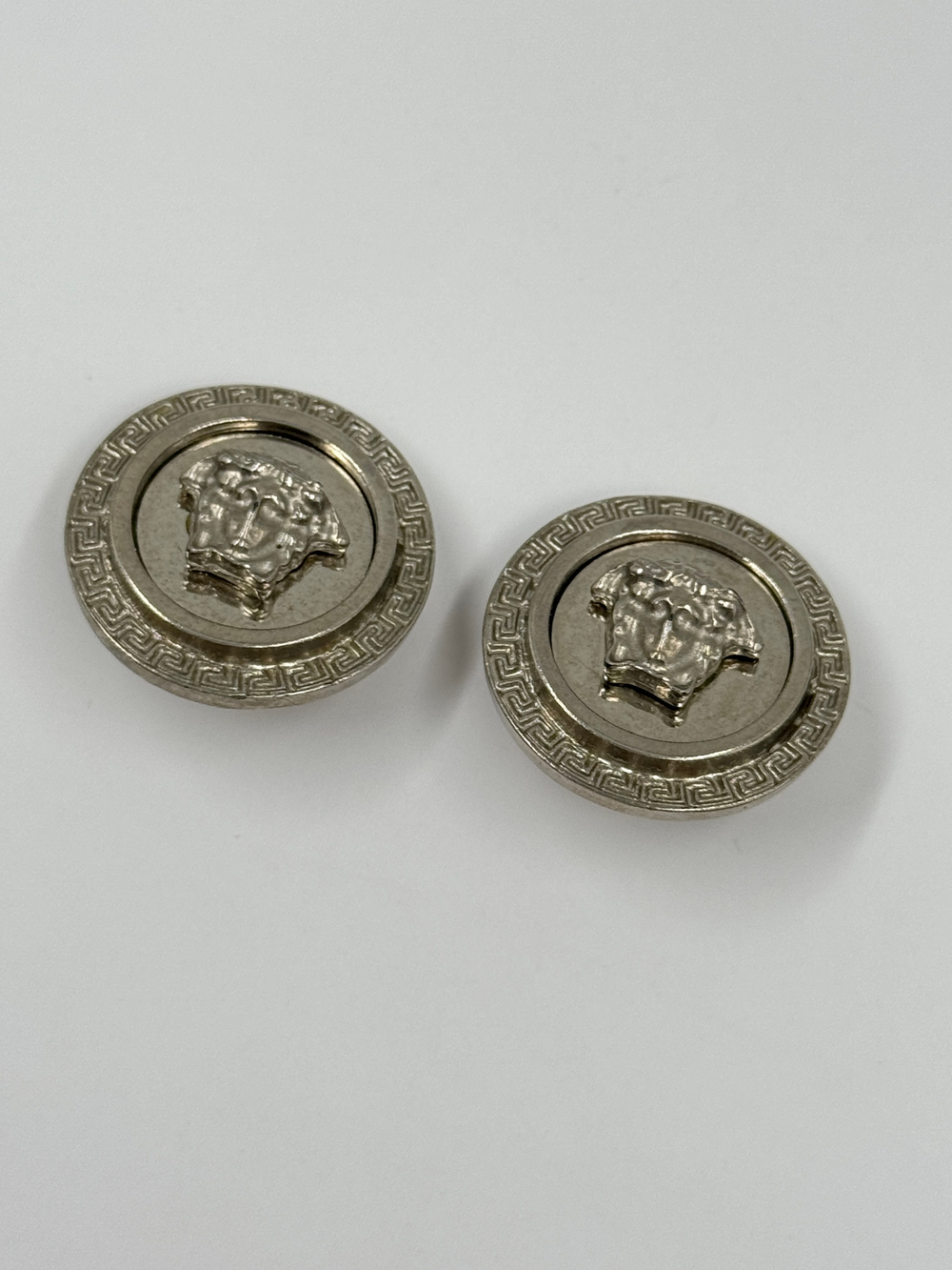 Клипсы Versace