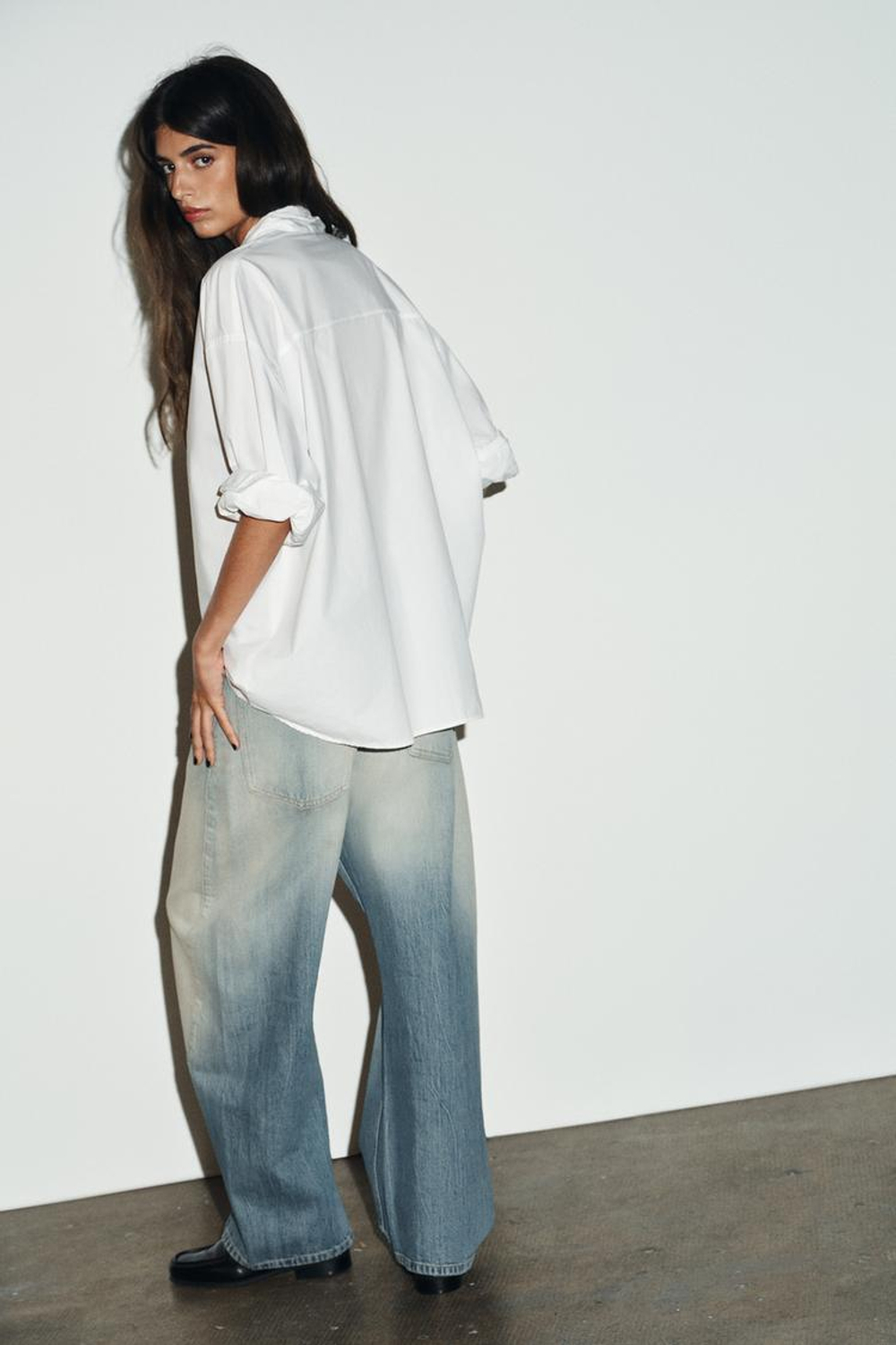 ZARA РУБАШКА ОВЕРСАЙЗ ИЗ ПОПЛИНА С КРУЖЕВНЫМ БАНТОМ, БЕЛЫЙ