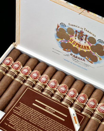H.Upmann Robustos Anejados 2016