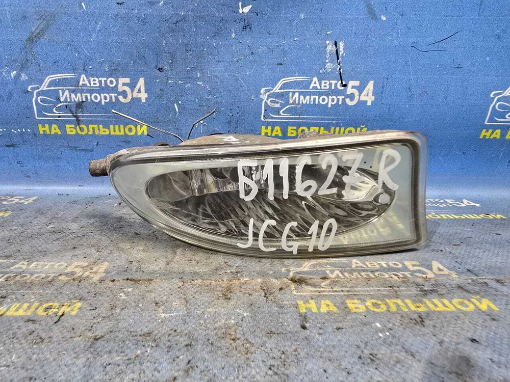 Туманка правая TOYOTA BREVIS 2001-2007