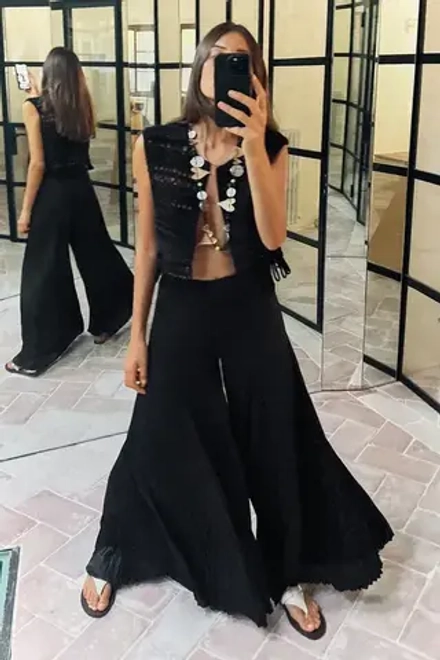 ZARA БРЮКИ ИЗ ЖАТОГО САТИНА, ЧЕРНЫЙ
