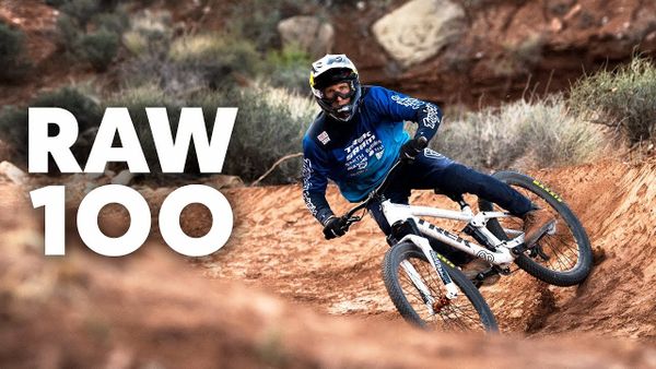 Brandon Semenuk в очередной раз отменяет законы физики!