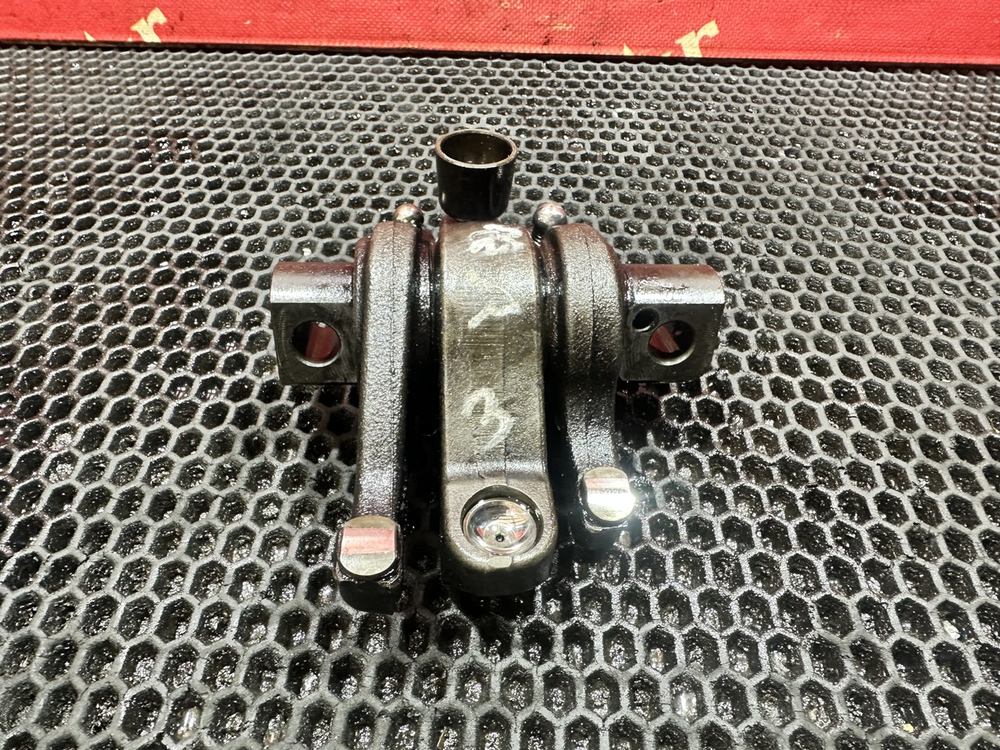 Вал рокеров в сборе