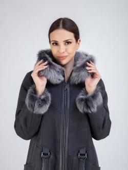 Дубленка зимняя с капюшоном натуральная