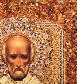 AMB-01/18 Икона «Николай Чудотворец» (с янтарной крошкой) пласт.рамка H-37см