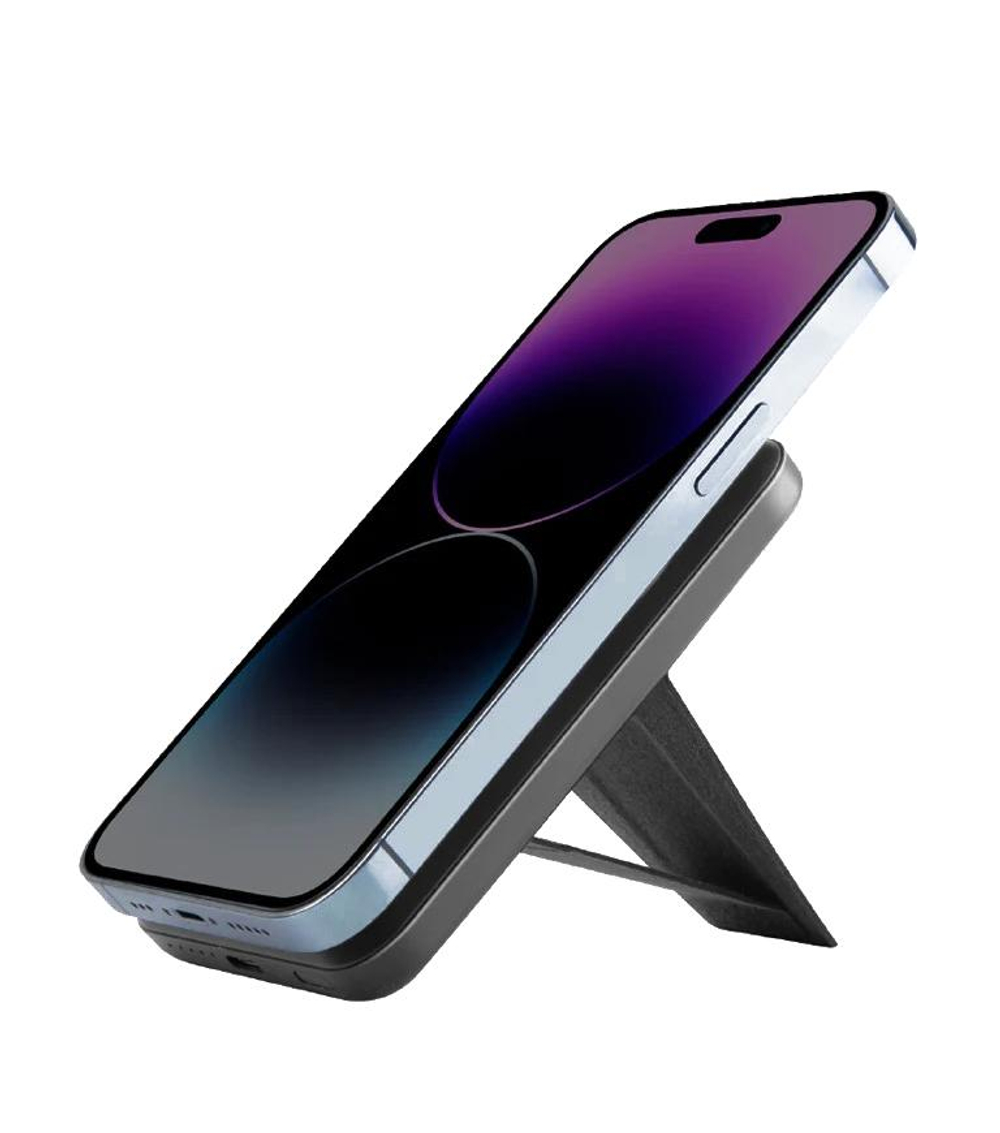 Внешний аккумулятор MagSafe с подставкой Energea MagPac Grip 5K (5000 мА·ч) Беспроводная зарядка: Qi 15 Вт. Проводная зарядка: USB-C. Есть LED-индикация и поддержка PD. Энергоёмкость — 19,25 Вт·ч. Максимальная выходная мощность — 20 Вт