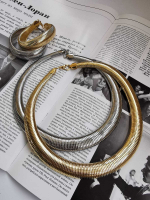 Браслет гладкий, оттенок серебро глянец