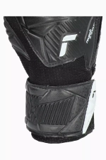 Вратарские перчатки Reusch Attrakt Infinity Junior