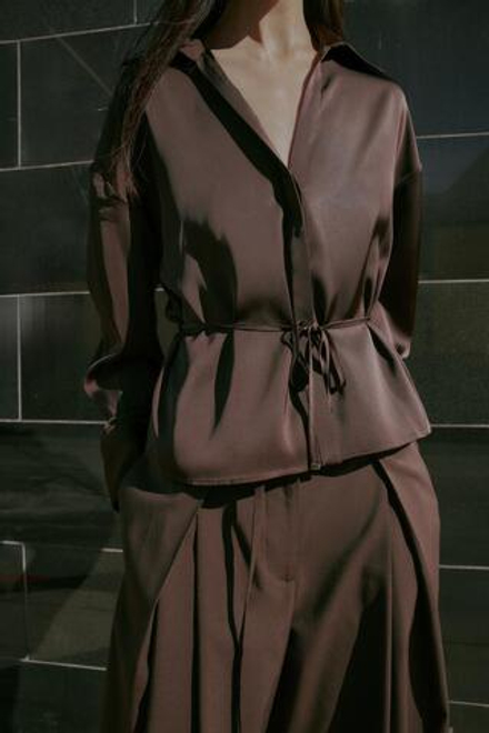 ZARA АТЛАСНАЯ БЛУЗКА С ПОЯСОМ, КОРИЧНЕВЫЙ