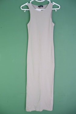 Платье LC Waikiki обтягивающее, маркировка XS, визуально 42 размер