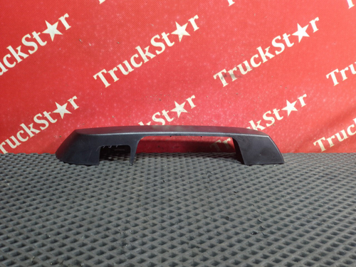 Накладка ручки капота правая 2018г