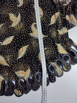 Блузка нарядная с золотой вышивкой 56 размер