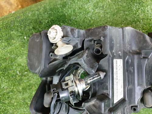 Битая Фара правая VW Polo Sedan (2015-2020) галоген