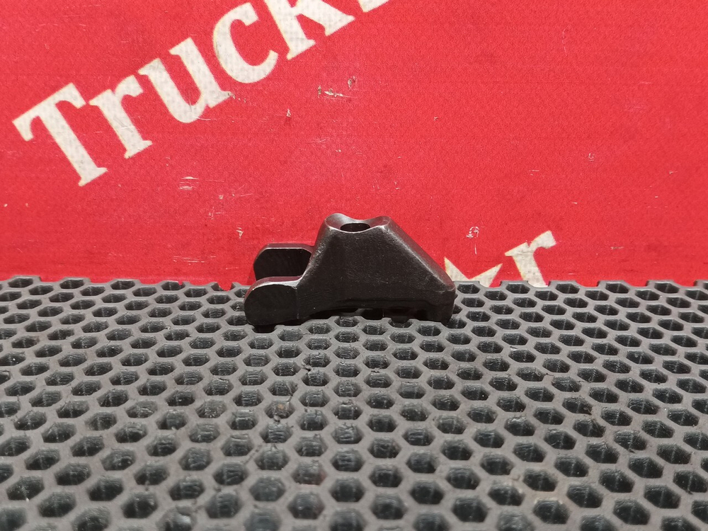 Кронштейн форсунки двигателя 2023г.