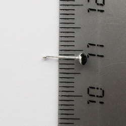 Гвоздик для пирсинга носа с прозрачным кристаллом 2 мм. Медицинская сталь. 1 шт