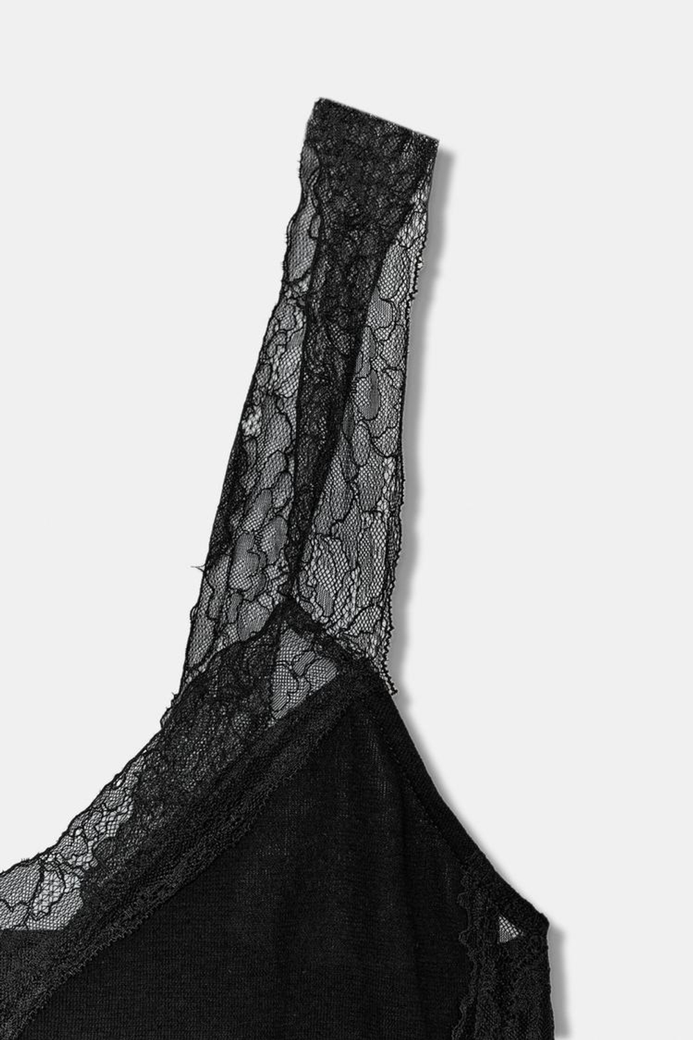 ZARA АСИММЕТРИЧНЫЙ ТОП В СТИЛЕ РУСТИК С КРУЖЕВОМ, ЧЕРНЫЙ