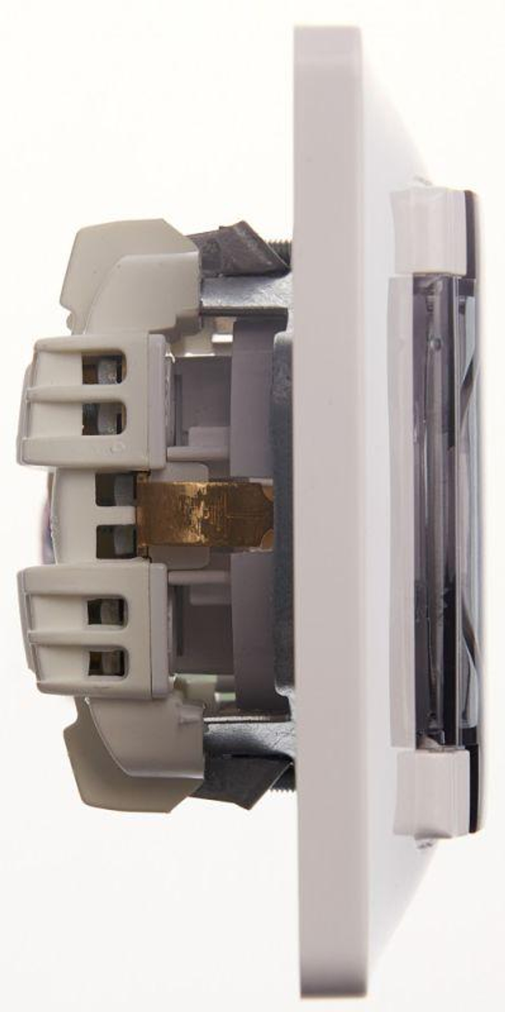 Розетка 1-м СП Glossa 16А IP44 с заземл. защ. шторки с крышкой в сборе бел. SE GSL000148