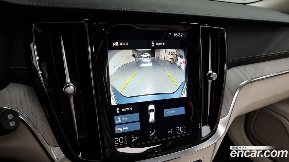Volvo V60 Cross Country 2 Generation B5 Pro AWD (12.2020)
