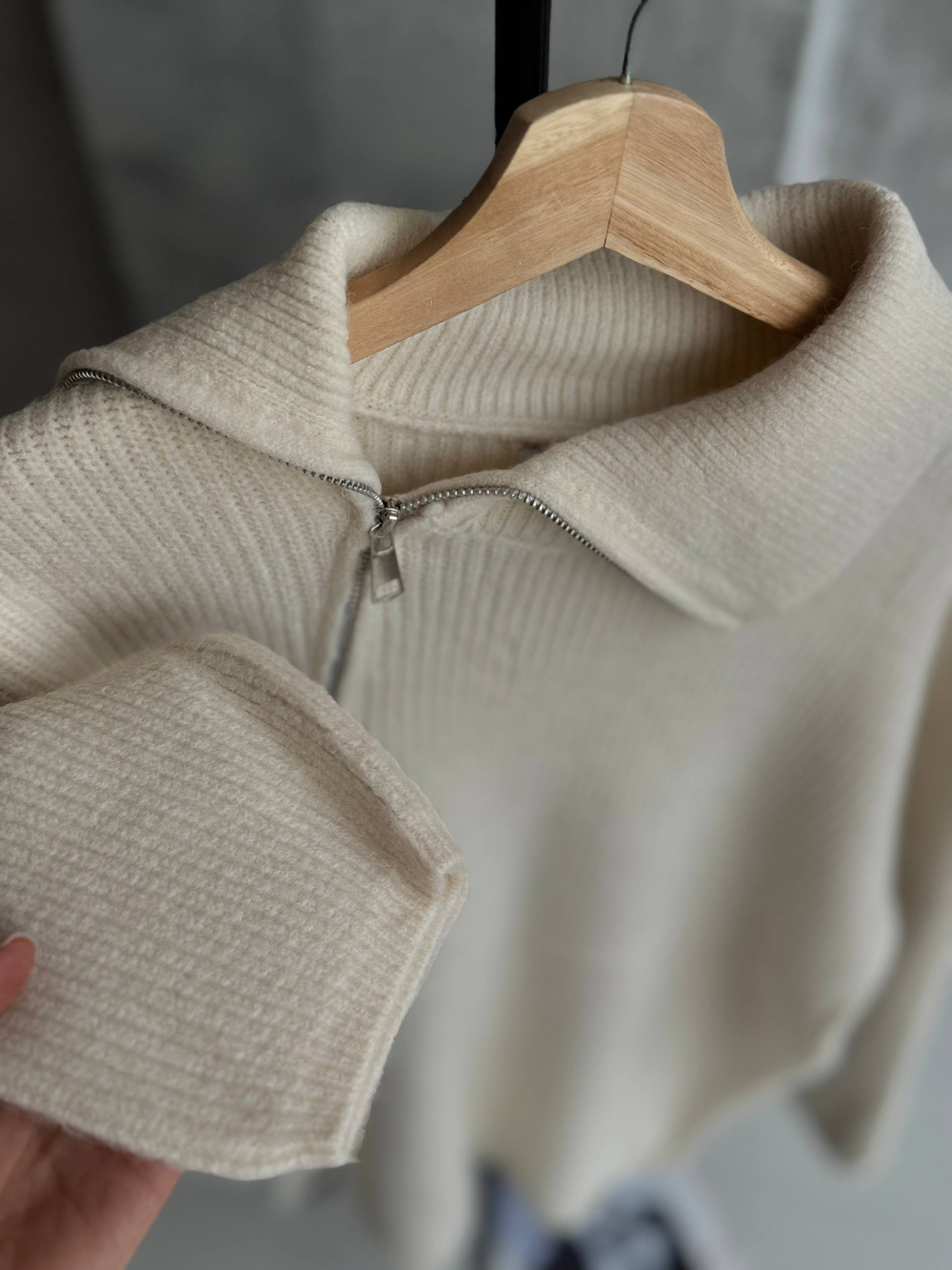 Свитер жен. 935 св.беж.