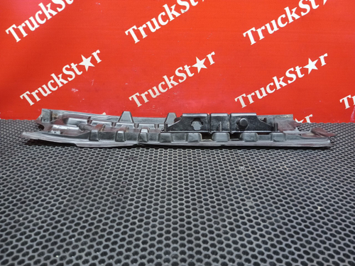 Уплотнитель капота правый 2020г