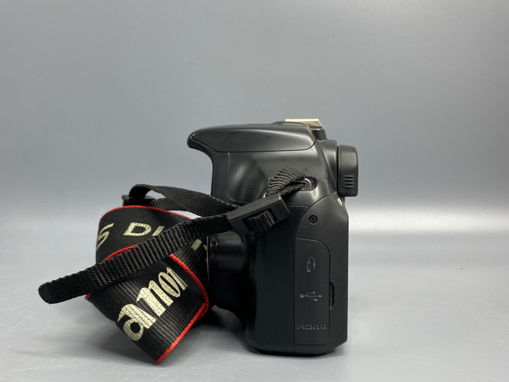 Canon 1100D kit 18-55mm 3.5-5.6 III 4.700 кадров