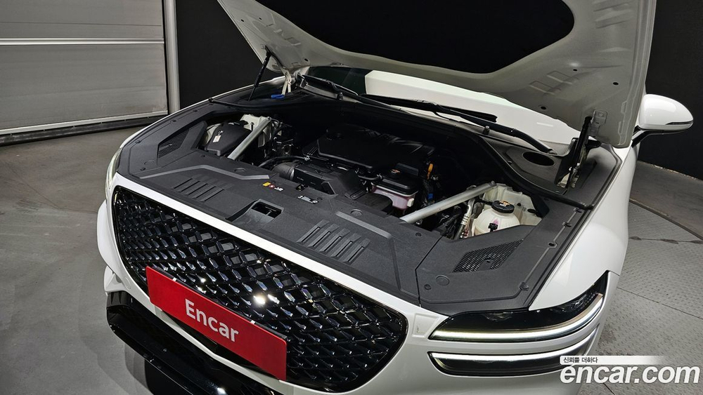 Genesis GV70 2.5T Бензин 2WD (12.2021)