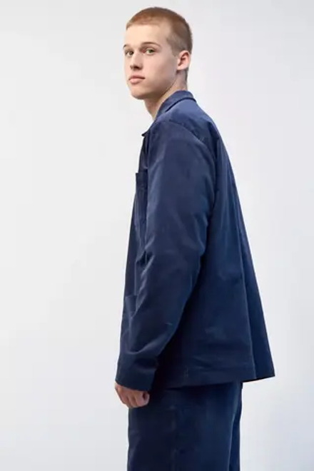 Верхняя мужская рубашка с карманами из синего вельвета