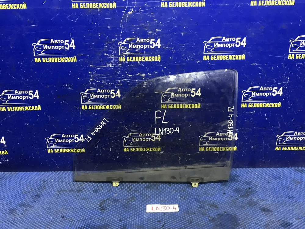 Стекло двери передней левой TOYOTA HILUX SURF 1992