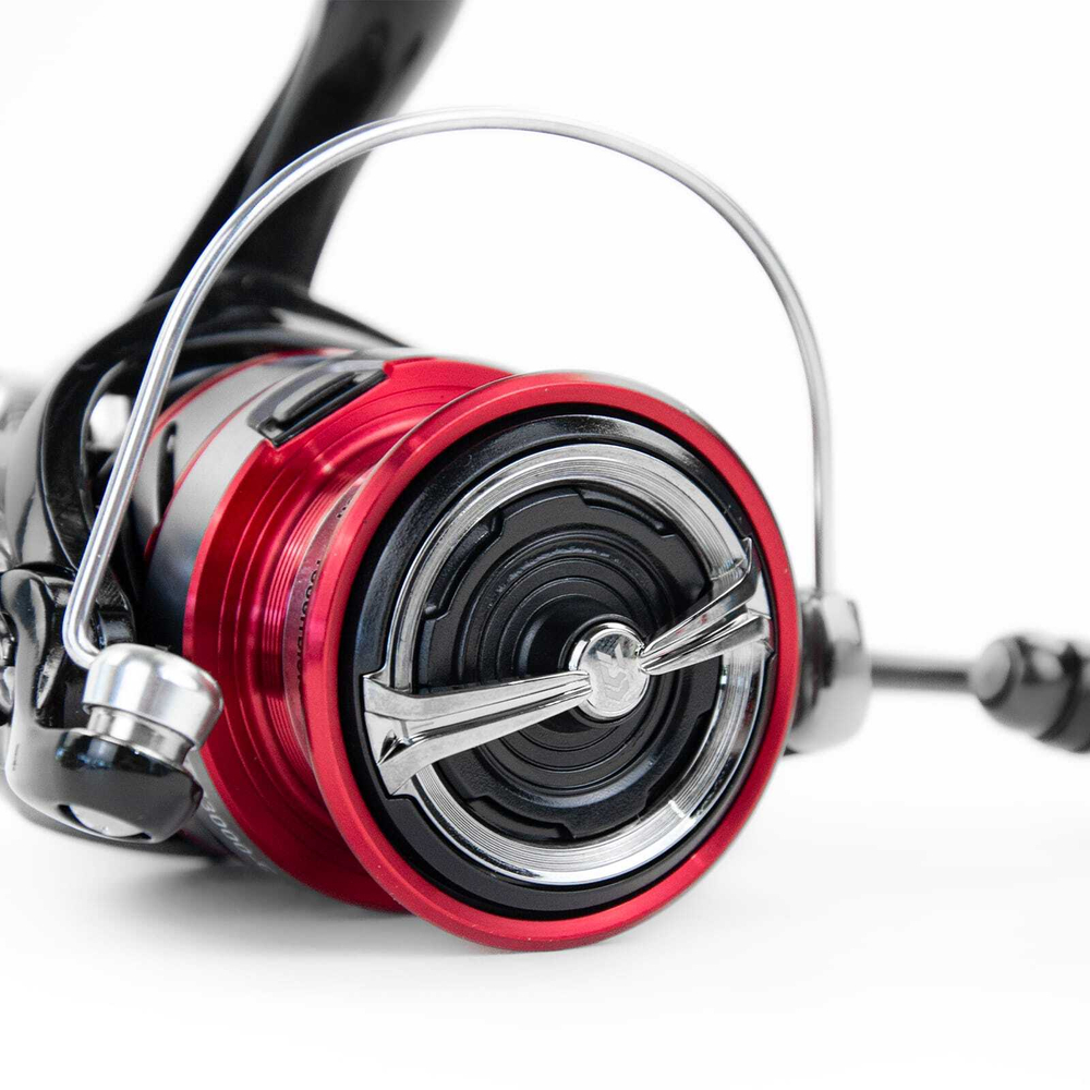 Катушка Daiwa Ninja 3000-С (3000, 4BB, мет. шпуля)