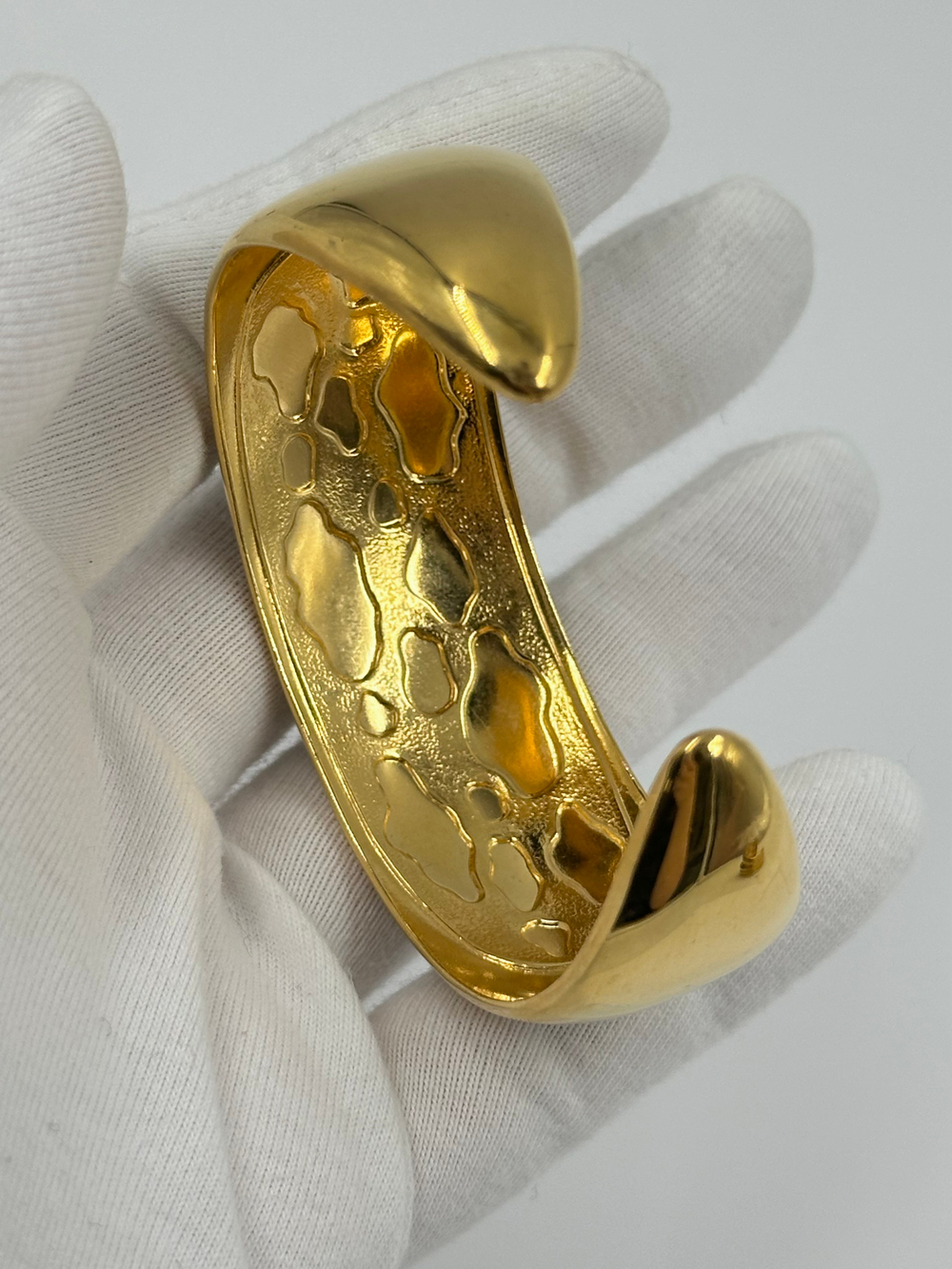 Браслет с чёрной эмалью