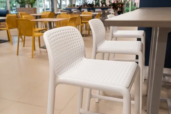 Полубарный стул Lido Mini белый