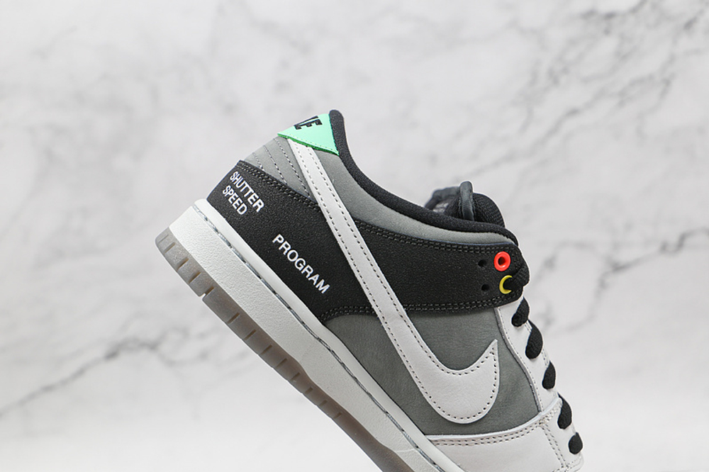 Nike SB Dunk Low VX1000
