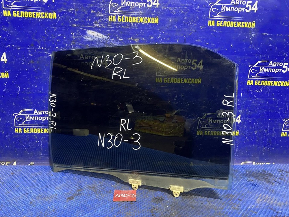 Стекло двери задней левой NISSAN R'NESSA 2000