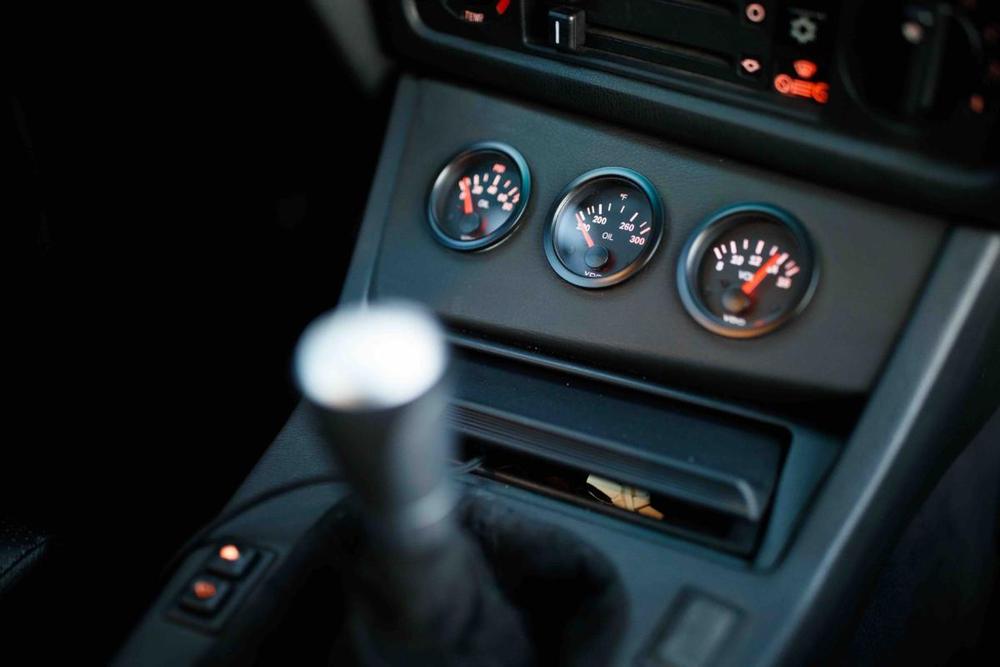 BMW E30 Подиум для дополнительных приборов (Реплика "Стекловолокно")