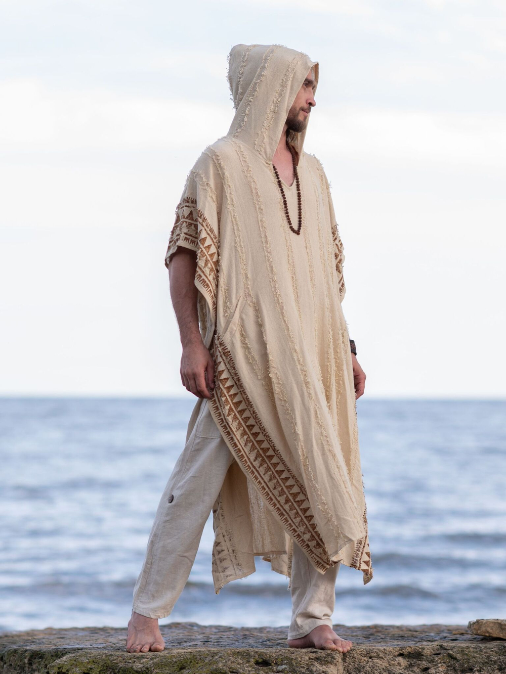 Накидка-пончо с капюшоном Tribal (песочная)