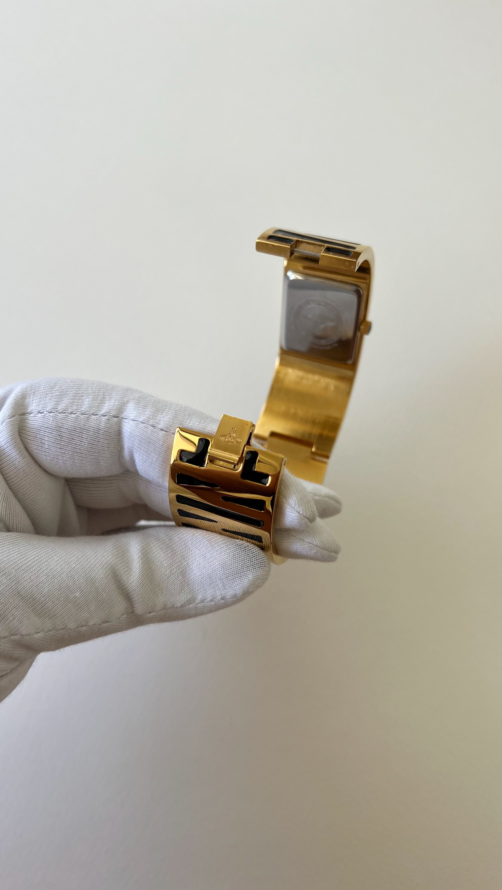 Часы Vivienne Westwood