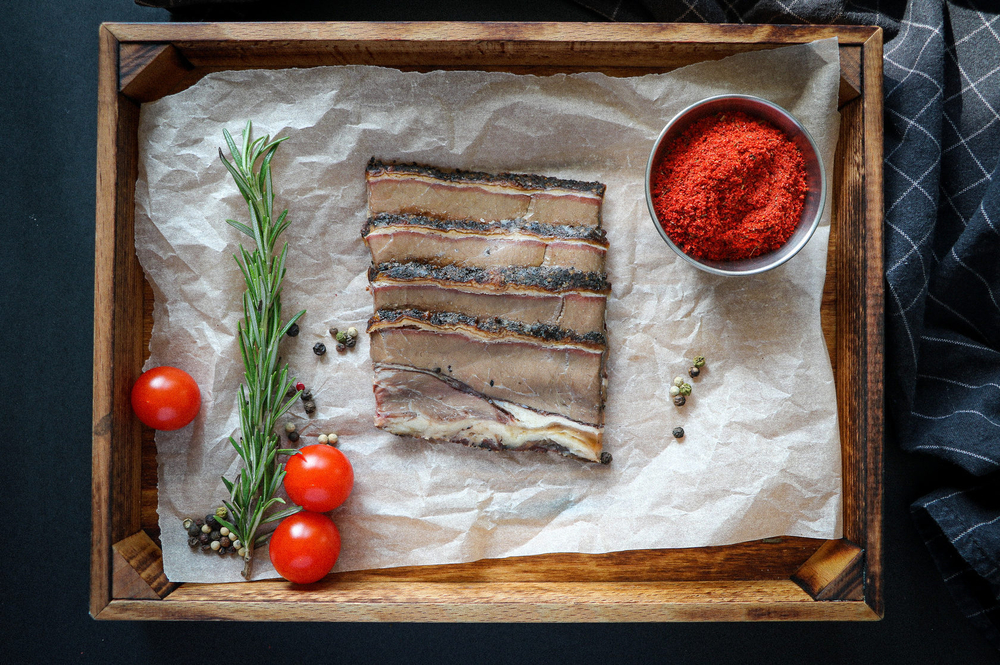 Brisket. Грудинка, копченная по технологии low&slow. 150 грамм.